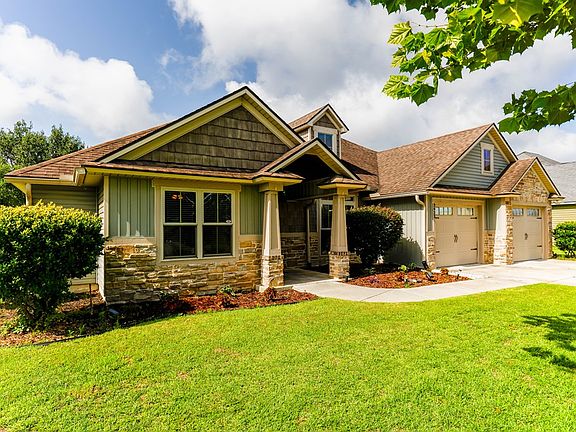 3rd image of 3923 Karaline Cir