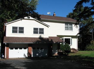 19 Old Mountain Rd, Lebanon, NJ 08833