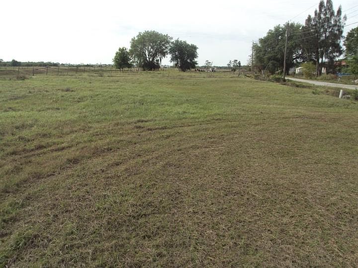 2nd image of 1905 SE 2nd Ave
