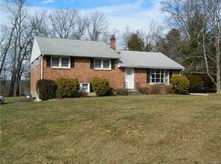 53 Hy Vue Dr, Newburgh, NY