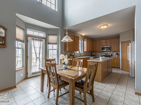 5th image of 2776 Leonard Ln