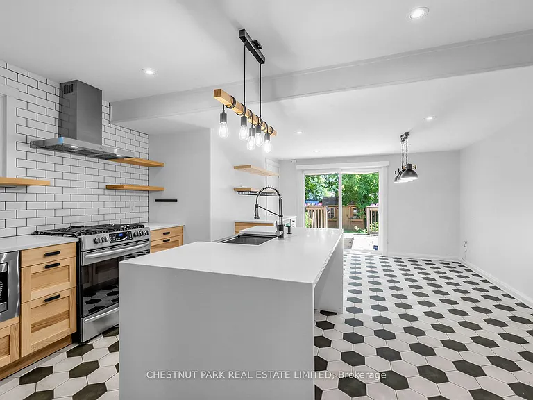 25 Kenworthy Ave — Photo 6
