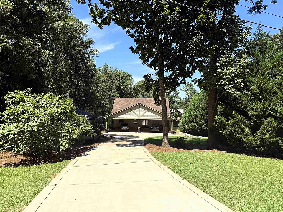1st image of 153 Lakeshore Dr