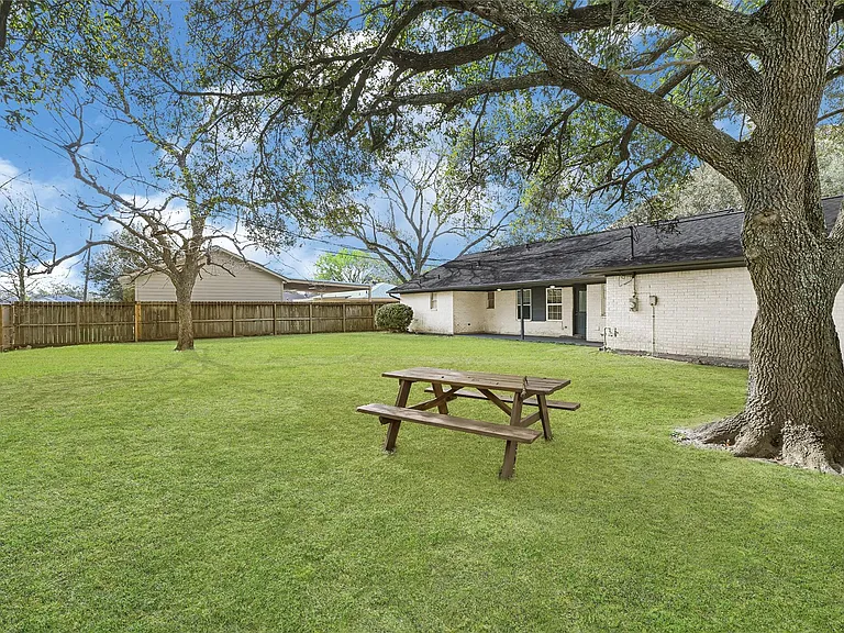 13003 Frank Ln — Photo 24