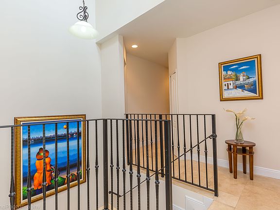3rd image of 3069 Gifford Ln #B