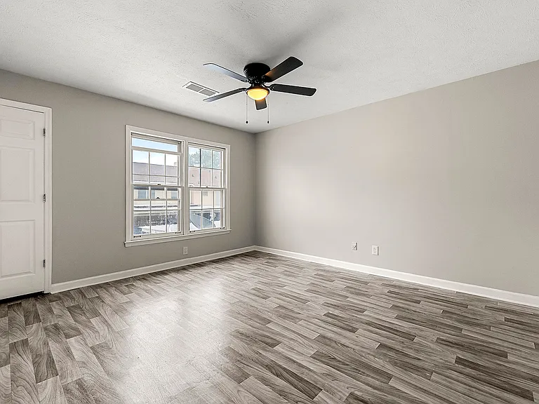 218 Mill Creek Pl — Photo 18