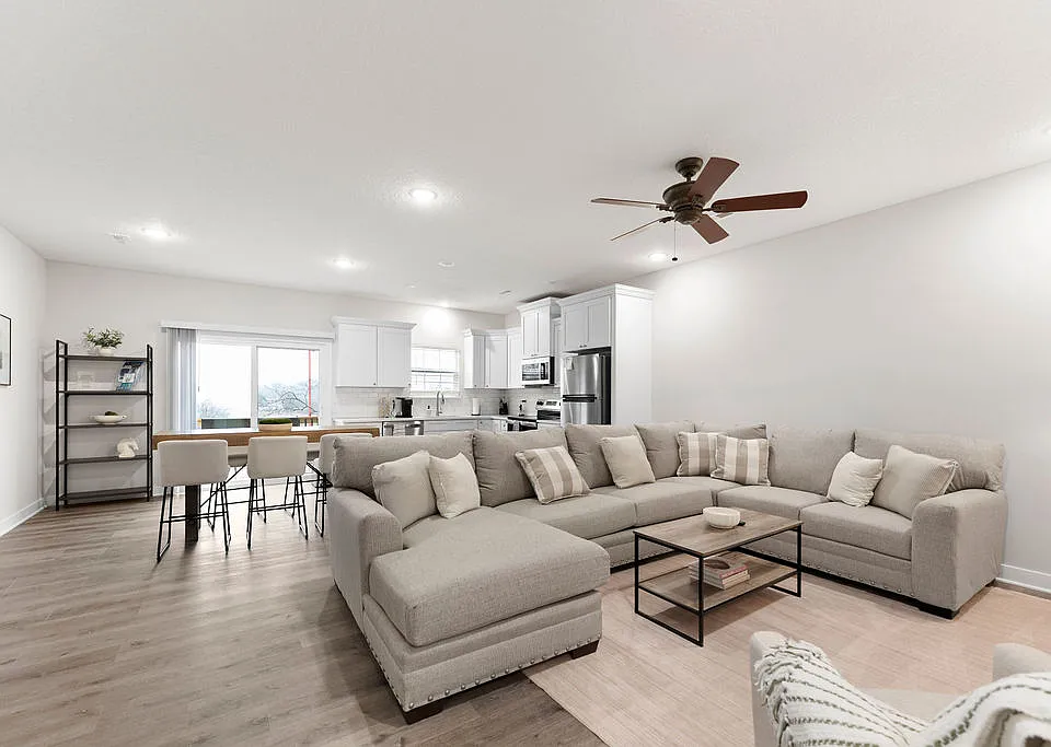 Sandstone Pointe Townhomes