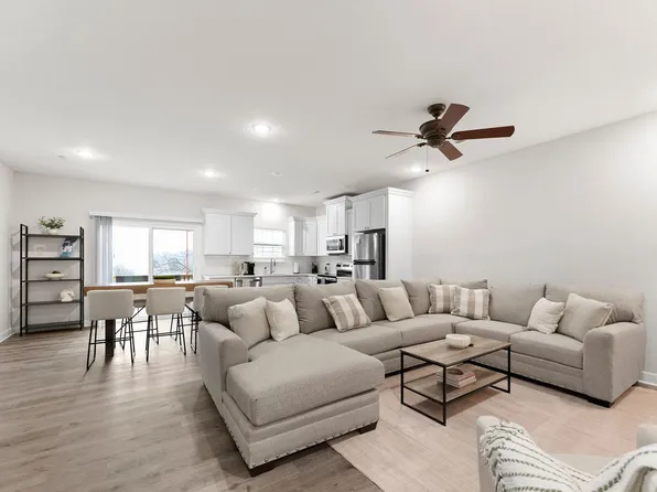 Sandstone Pointe Townhomes