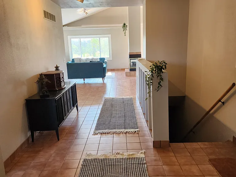 2084 Lake Shore Rd — Photo 15