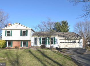 12646 Magna Carta Rd, Herndon, VA 20171