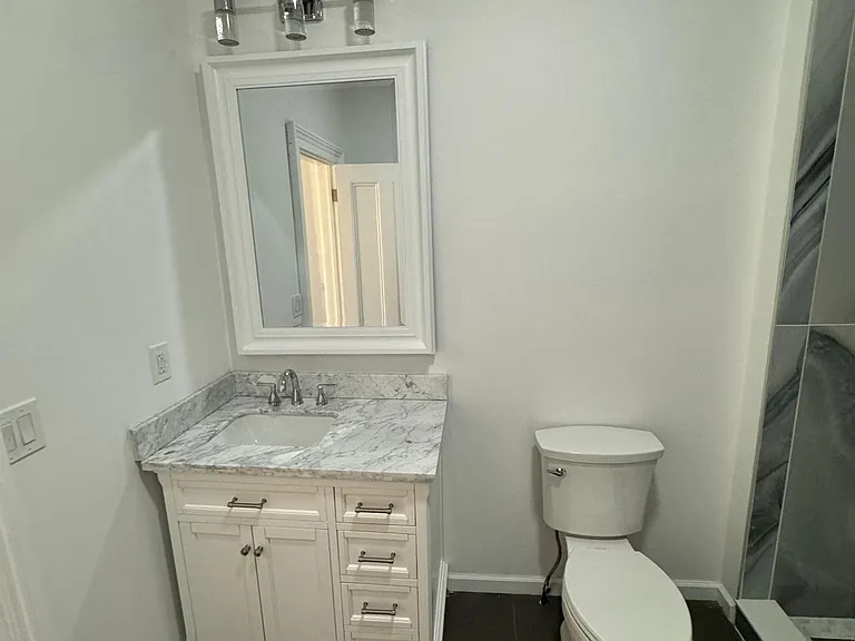 323 N Main St — Photo 8