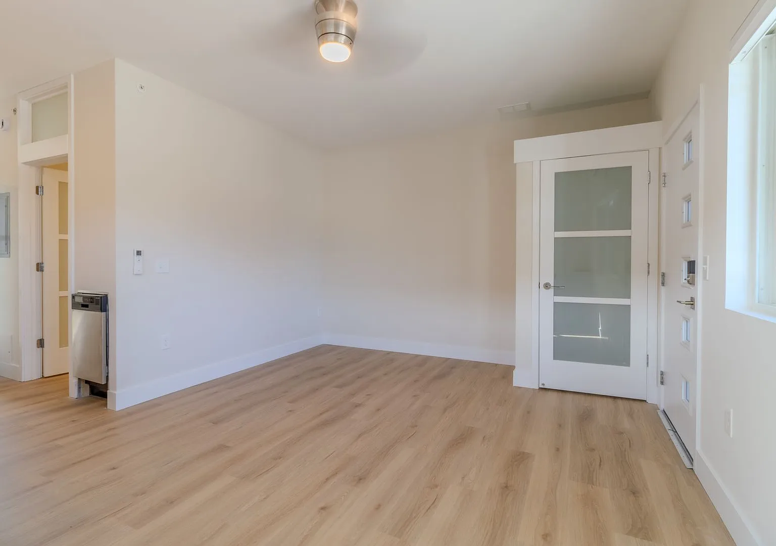 1 Bed 1 Bath in Downtown Traverse City — Photo 2