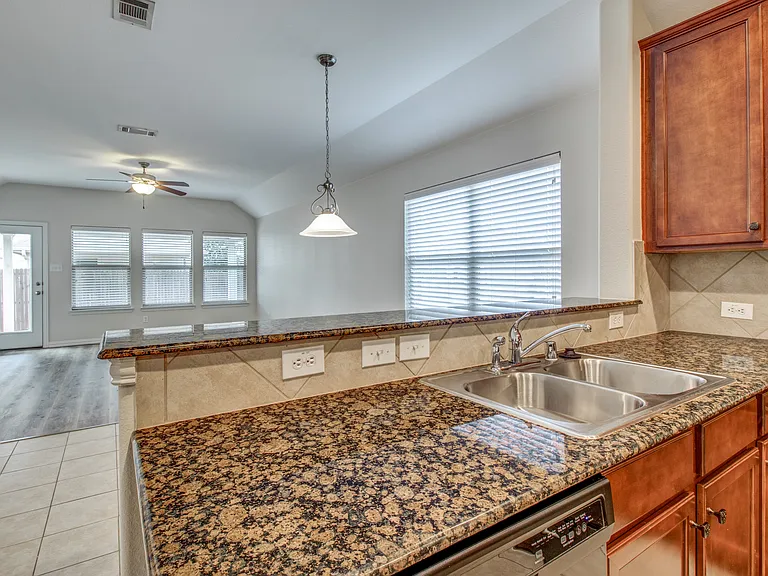 2100 Willow Creek Dr — Photo 9
