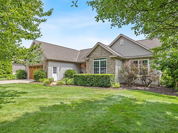 3rd image of 4805 Green Meadow Ct
