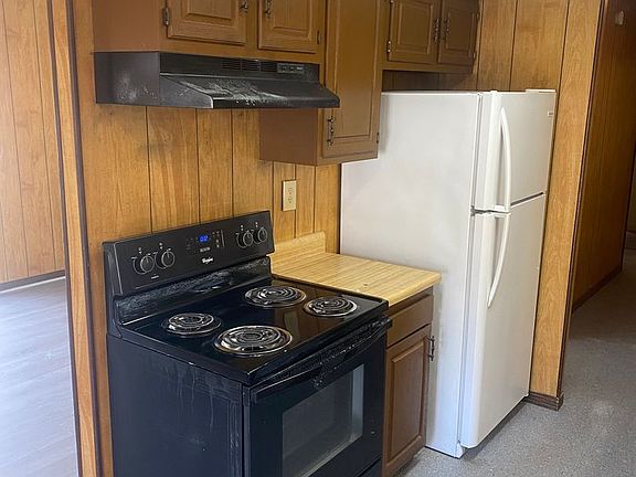 5th image of 137 Clinton Ct #A