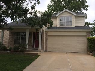 2554 Barrett Place Dr, Ballwin, MO 63021