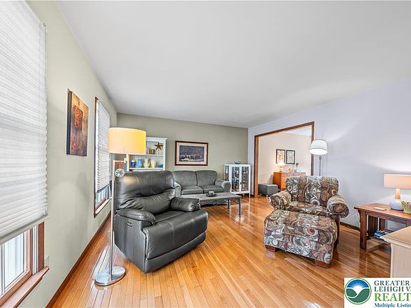 4th image of 2725 Appian Way