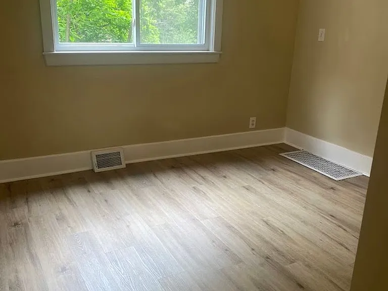 1514 Rutherford Ave — Photo 5