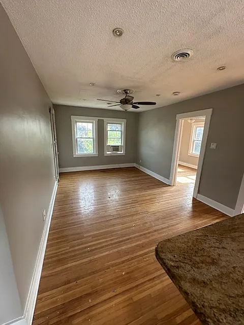 2 bed, 1100 sqft, $1,100 — Photo 4