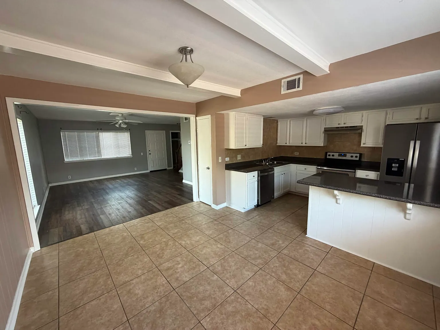 2 bed, 1.5 bath, $1,600 — Photo 4