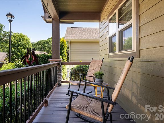 5th image of 17 Asher Ln