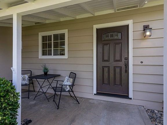 2nd image of 1190 Crestline Dr