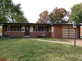 1305 Hialeah Pl, Florissant, MO 63033