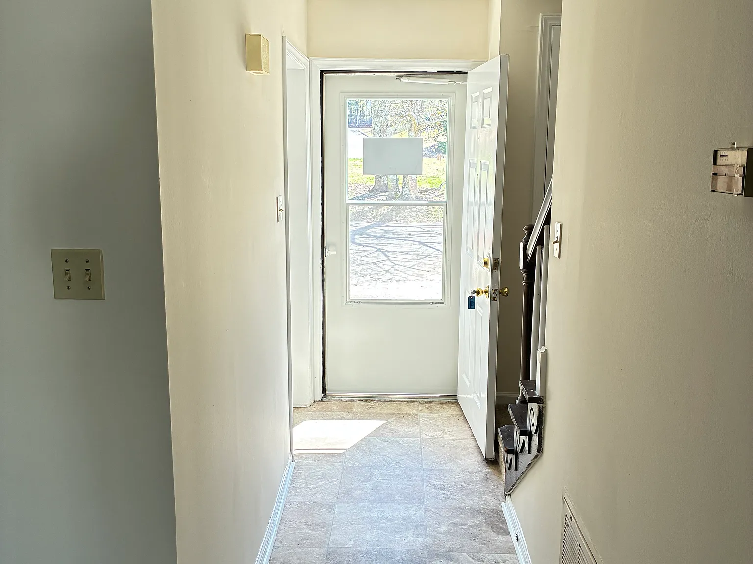 2 bed, 1.5 bath, 1150 sqft, $1,100 — Photo 2