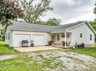 410 S Sanford St, Ivesdale, IL