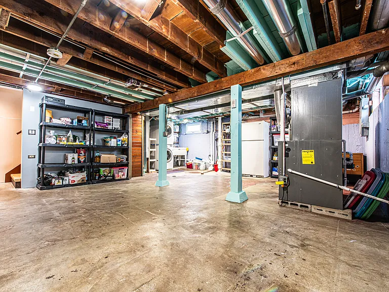 6611 W Foster Ave — Photo 32