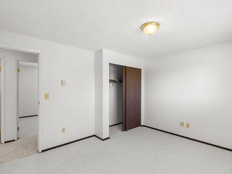 630 Bender Ln — Photo 19