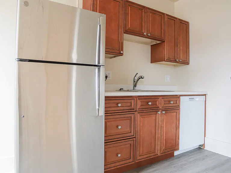1101 W Roscoe St #22 — Photo 3