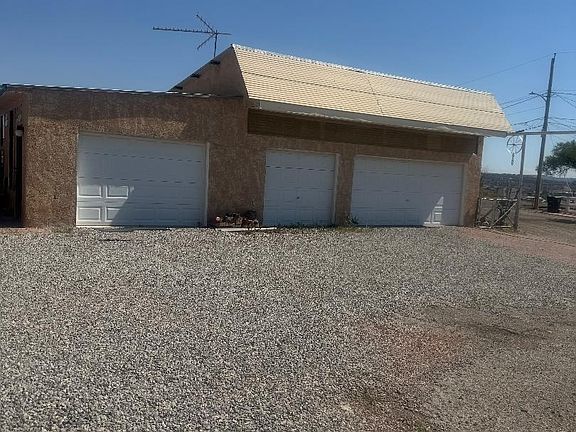 3rd image of 604 N Grandview Dr