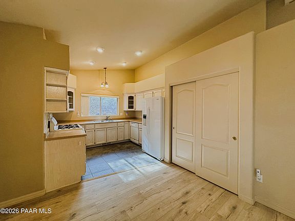 4th image of 2508 N Leah Ln