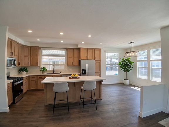 5th image of 27 Rancho Dr