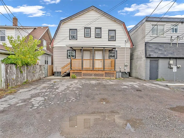 2181 Howard Ave — Photo 25