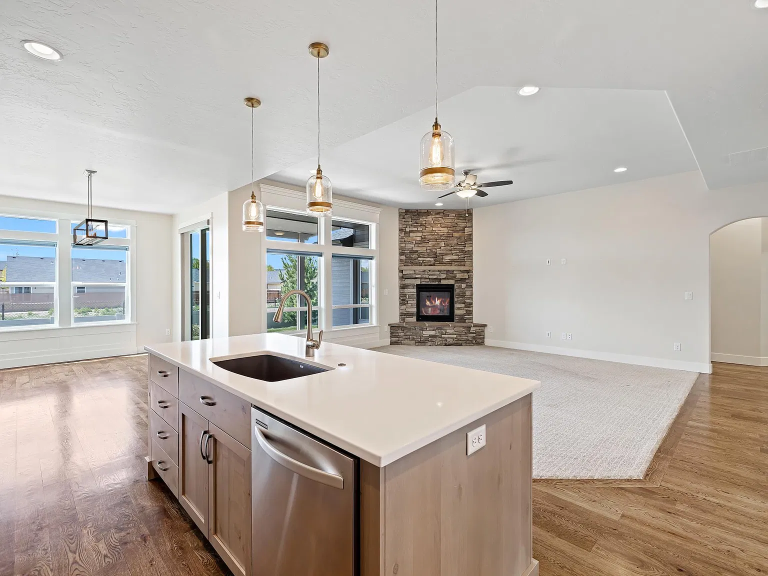 3 bed, 2107 sqft, $2,750 — Photo 4