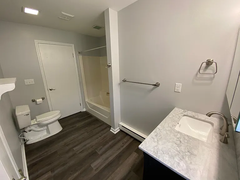 Full Bathroom