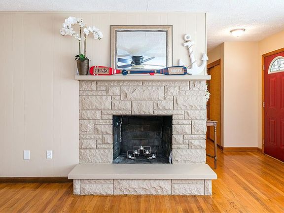 5th image of 4 Norris Dr