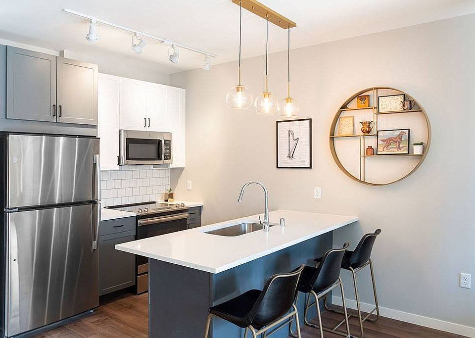1st image of 150 Snelling Ave #526