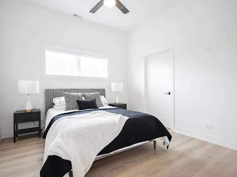 2042 W Irving Park — Photo 11
