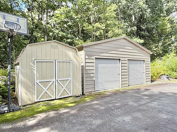 4th image of 809 Maple Leaf Ct