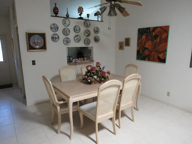 606 Sea Pine Way #D — Photo 5