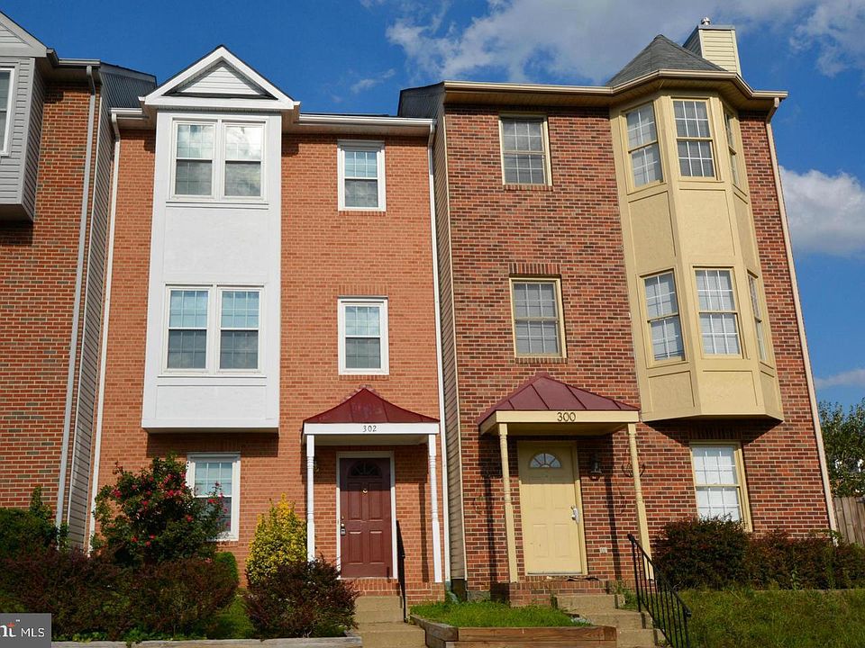 1st image of 302 Barrie Pl