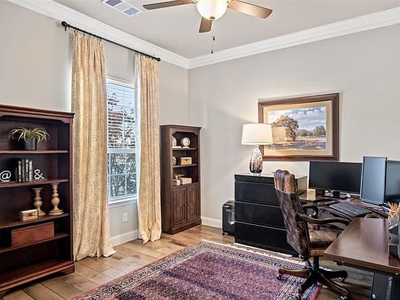 5th image of 9632 Croswell St