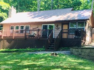 123 N Cherry Ln, Greentown, PA 18426