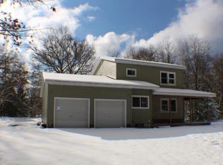 2147 White Lake Dr, Whitehall, MI 49461