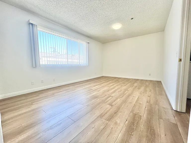 982 S New Hampshire Ave #201 — Photo 6