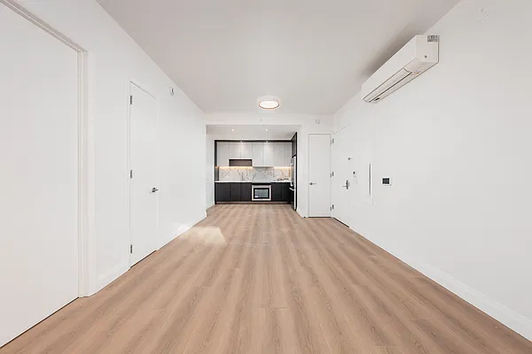 Living room, photo 1