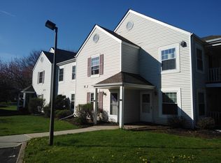 194 Fairview Cir, Middle Island, NY 11953